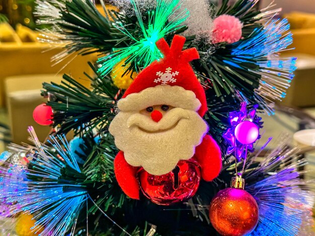 Vue rapprochée de la décoration de Noël sur l'arbre de Noël