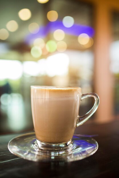 Photo vue rapprochée du café servi sur la table au café