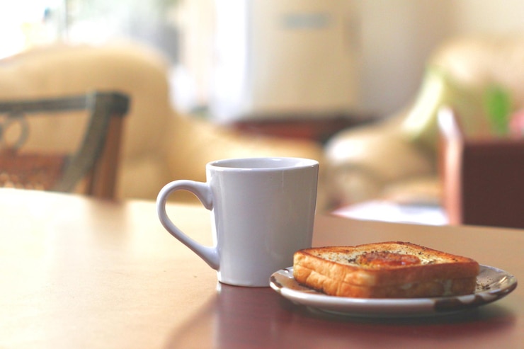 Photo vue rapprochée du café servi sur la table