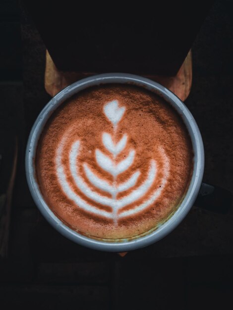 Photo vue rapprochée du cappuccino sur la table