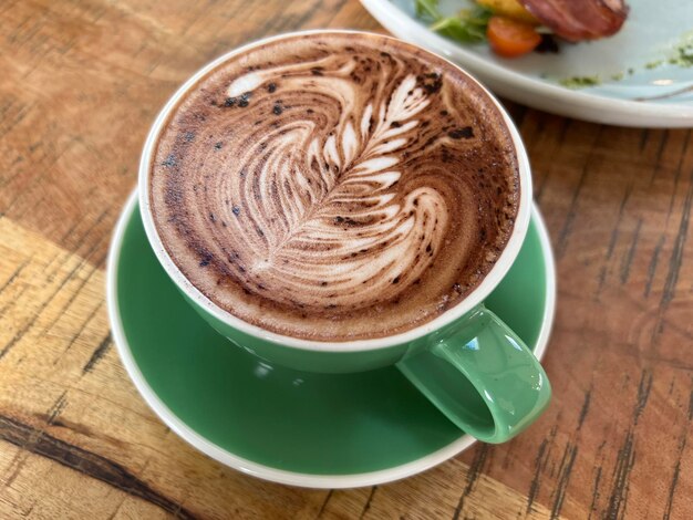 Vue rapprochée du cappuccino sur la table