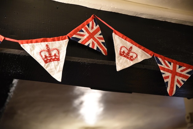 Photo vue rapprochée du drapeau sur la table