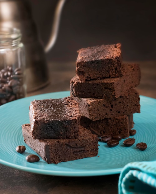 Vue rapprochée du gâteau au chocolat sur la table