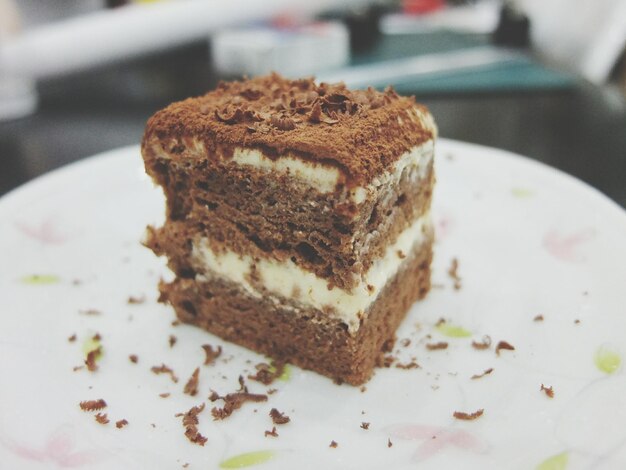 Photo vue rapprochée du gâteau dans l'assiette