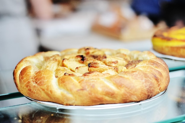 Photo vue rapprochée du pain dans l'assiette