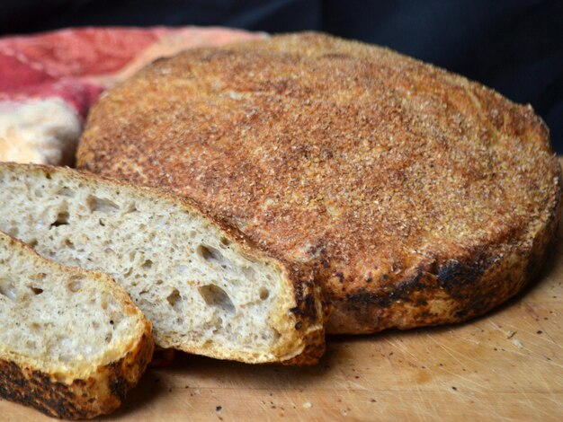 Vue rapprochée du pain sur la table