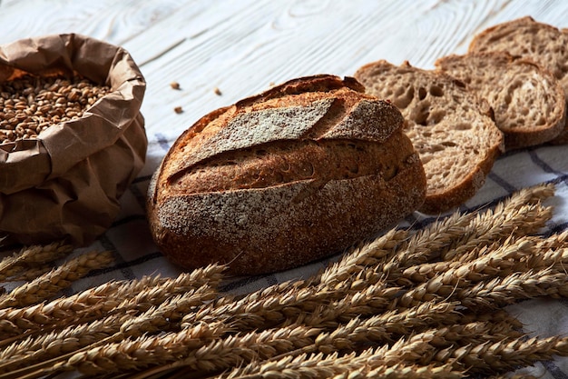Vue rapprochée du pain sur la table