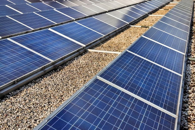 Vue rapprochée du panneau solaire sur terre