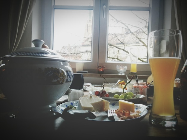 Photo vue rapprochée du petit déjeuner sur la table
