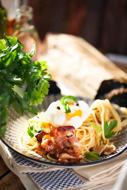 Vue rapprochée du repas servi sur la table