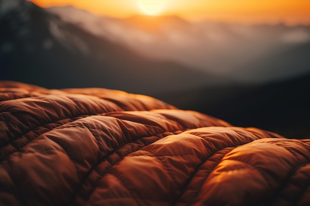 Vue rapprochée du sac de couchage orange dans les montagnes sur fond ai générative