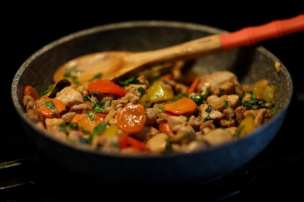 Vue rapprochée du soja avec des légumes-racines