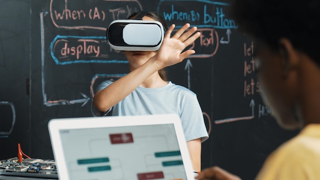 Vue rapprochée du système de programmation des étudiants africains intelligents à Blackboard Edification
