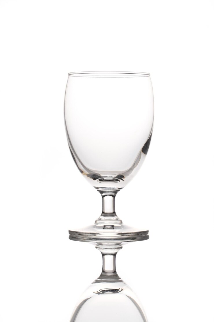 Photo vue rapprochée du verre sur fond blanc