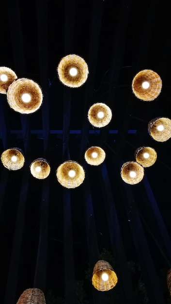 Photo vue rapprochée des feux éclairés