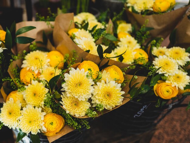 Vue rapprochée des fleurs jaunes