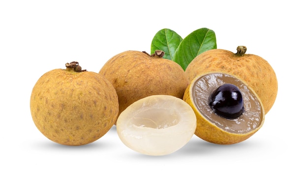 Vue rapprochée des fruits sur fond blanc