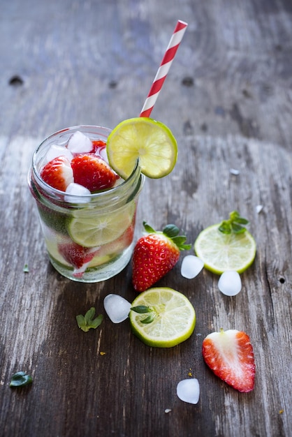 Vue rapprochée des fruits avec des fraises