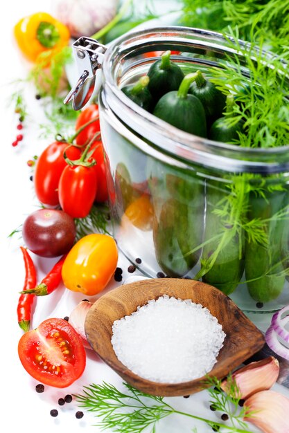 Photo vue rapprochée des fruits et légumes sur la table