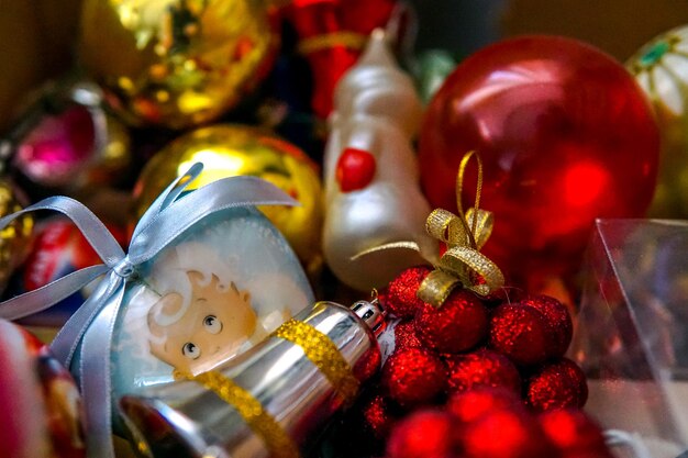 Photo vue rapprochée des fruits de noël sur la table