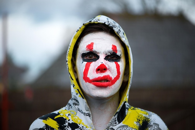 Photo vue rapprochée d'un garçon avec la peinture sur le visage