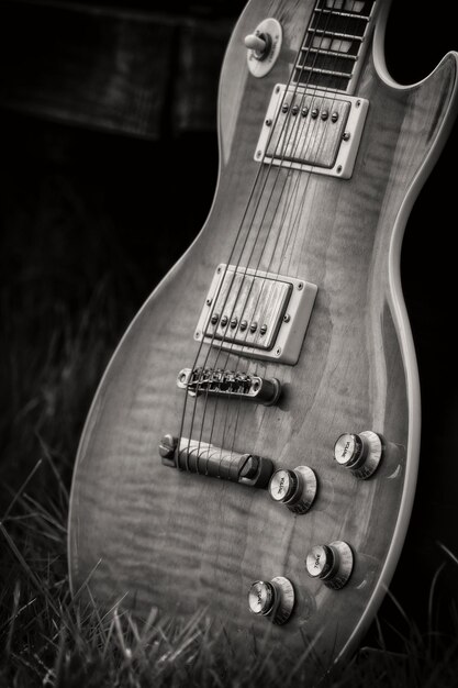 Photo vue rapprochée d'une guitare vintage