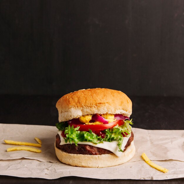 Vue rapprochée d'un hamburger savoureux