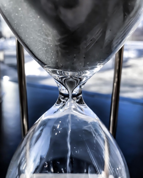 Vue rapprochée de l'horloge sur le sable