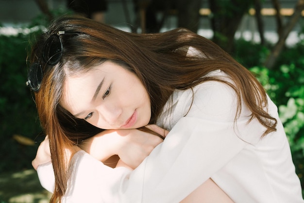 Vue rapprochée d'une jeune femme