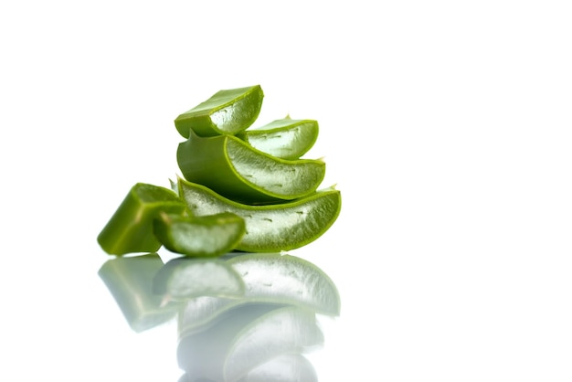 Vue rapprochée d'un légume sur fond blanc