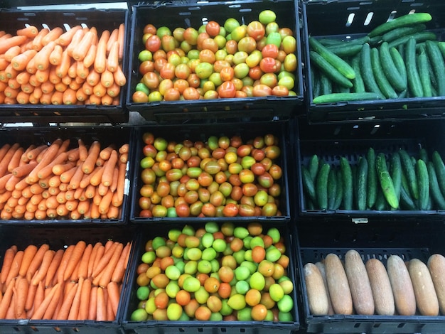 Photo vue rapprochée de légumes multicolores à vendre