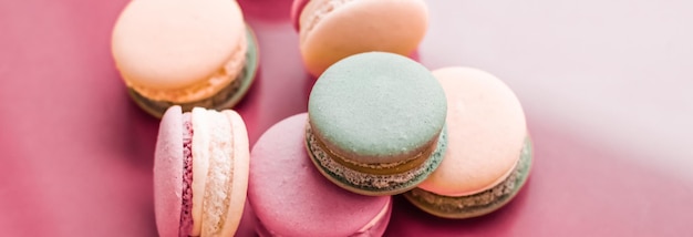 Photo vue rapprochée des macaroons sur la table