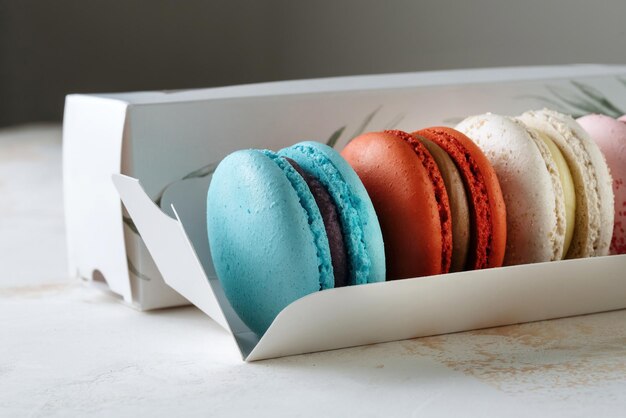 Vue rapprochée des macaroons sur la table