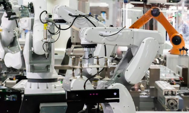 Vue rapprochée des machines dans l'usine