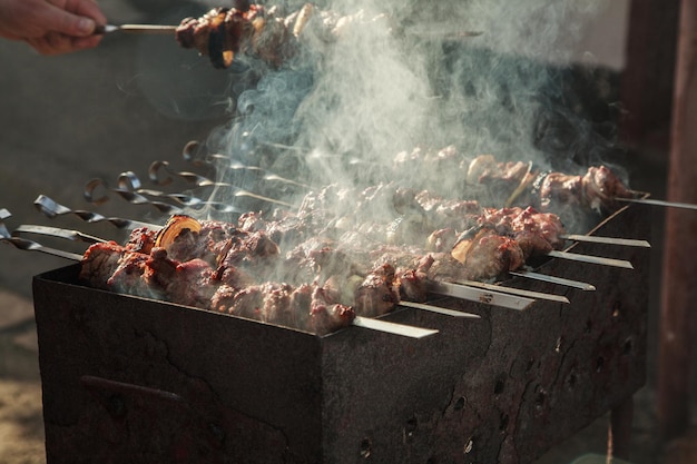 Vue rapprochée de la nourriture sur le barbecue