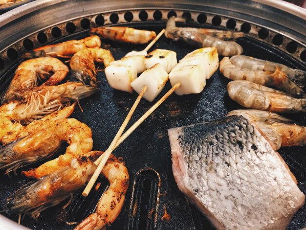 Vue rapprochée de la nourriture sur le barbecue