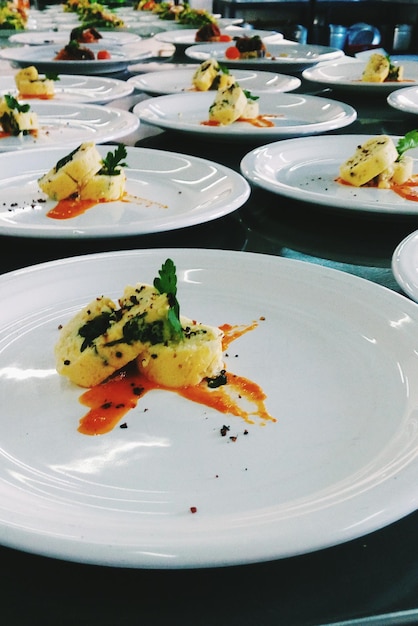 Photo vue rapprochée de la nourriture dans l'assiette