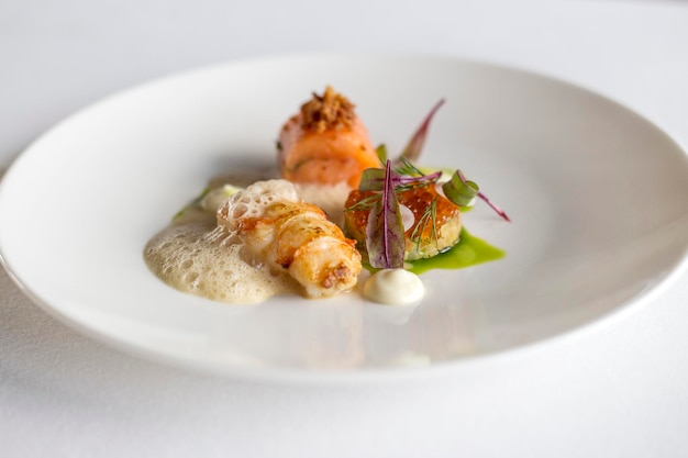 Vue rapprochée de la nourriture dans l'assiette