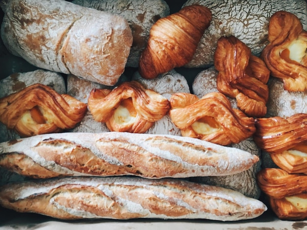 Vue rapprochée des pâtisseries cuites au four