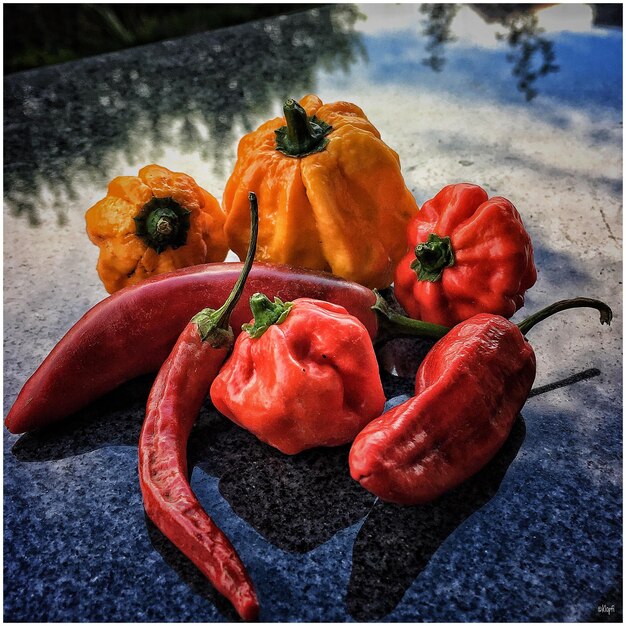 Photo vue rapprochée des piments rouges