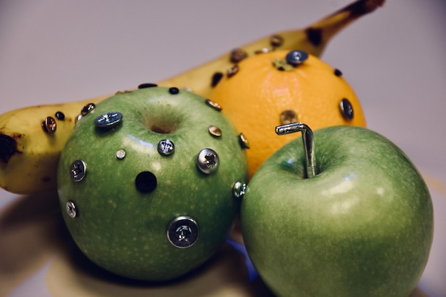 Vue rapprochée d'une pomme sur la table