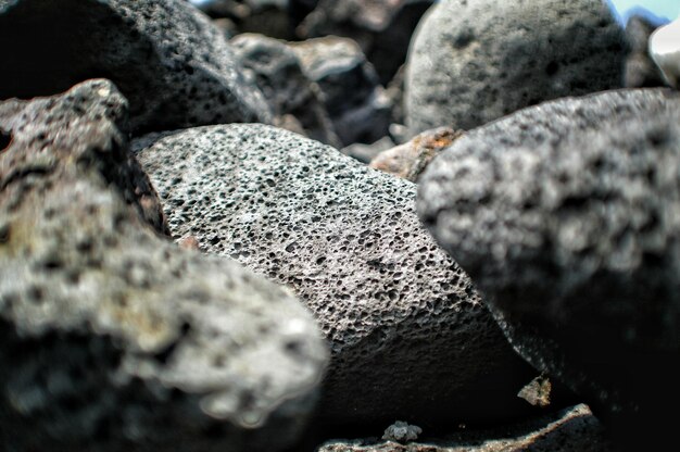 Photo vue rapprochée des rochers sur la plage