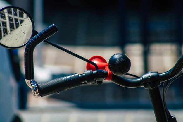 Photo vue rapprochée de la roue de vélo