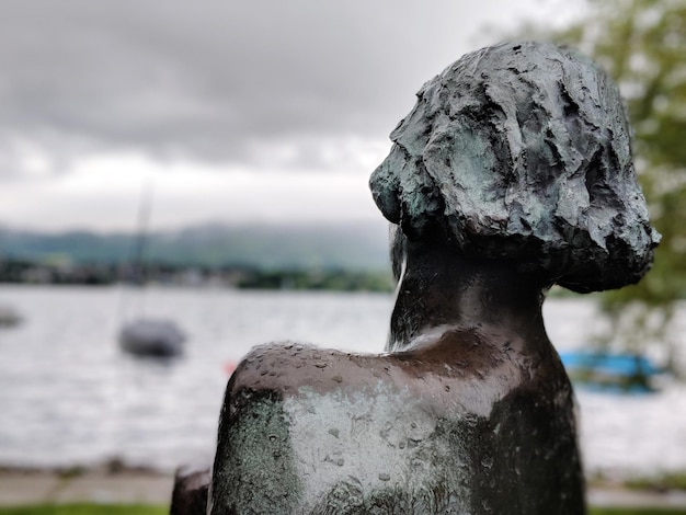 Photo vue rapprochée de la statue contre le ciel