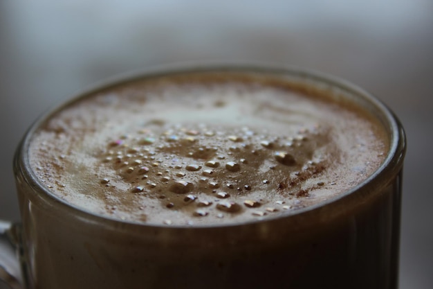 Vue rapprochée de la tasse de café