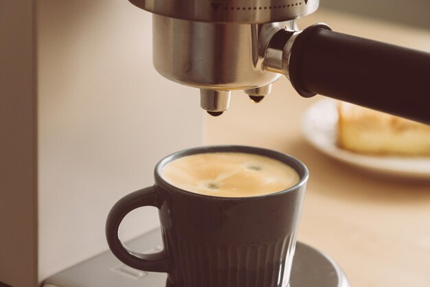 Vue rapprochée de la tasse de café