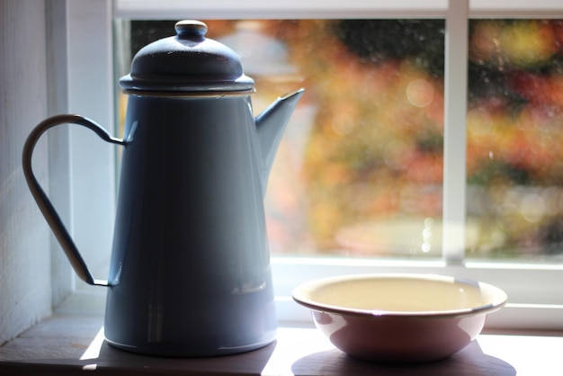 Photo vue rapprochée de la tasse de thé sur la table.