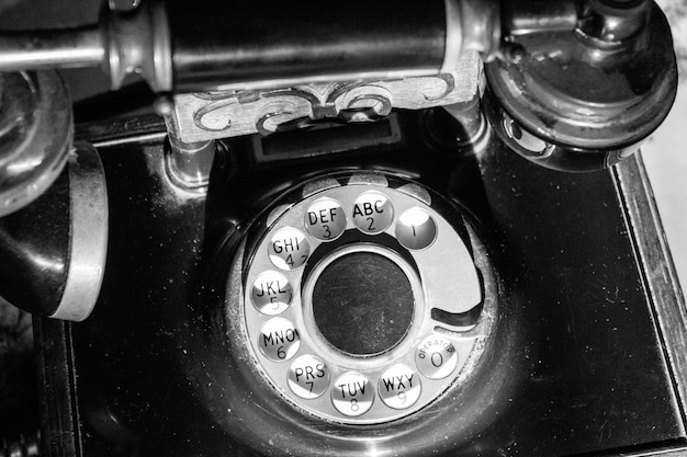 Photo vue rapprochée d'un téléphone à l'ancienne