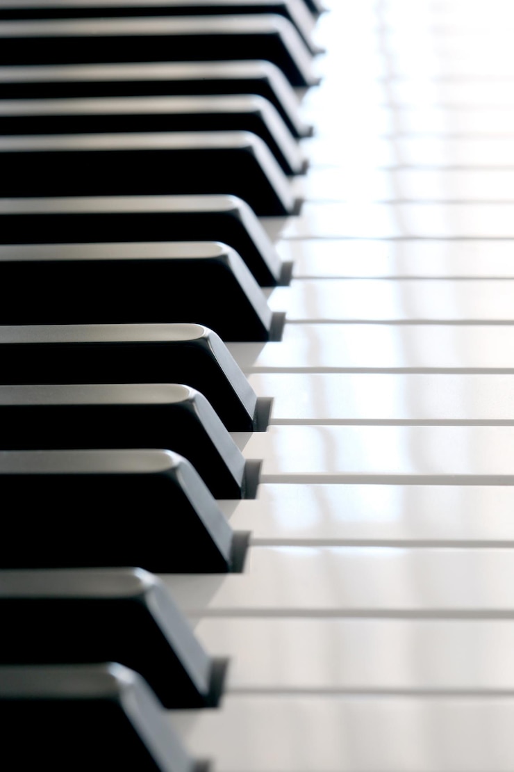 Photo vue rapprochée des touches du piano