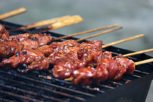 Vue rapprochée de la viande sur le barbecue